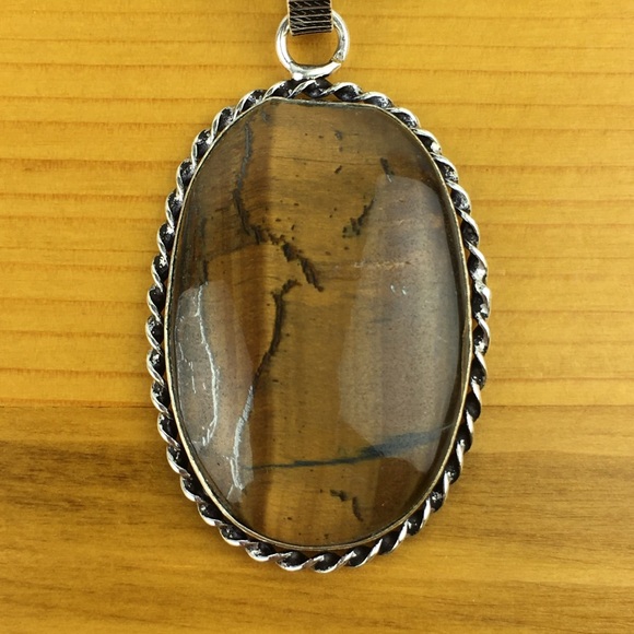 Tiger’s Eye Stone Pendant Necklace - Picture 5 of 10